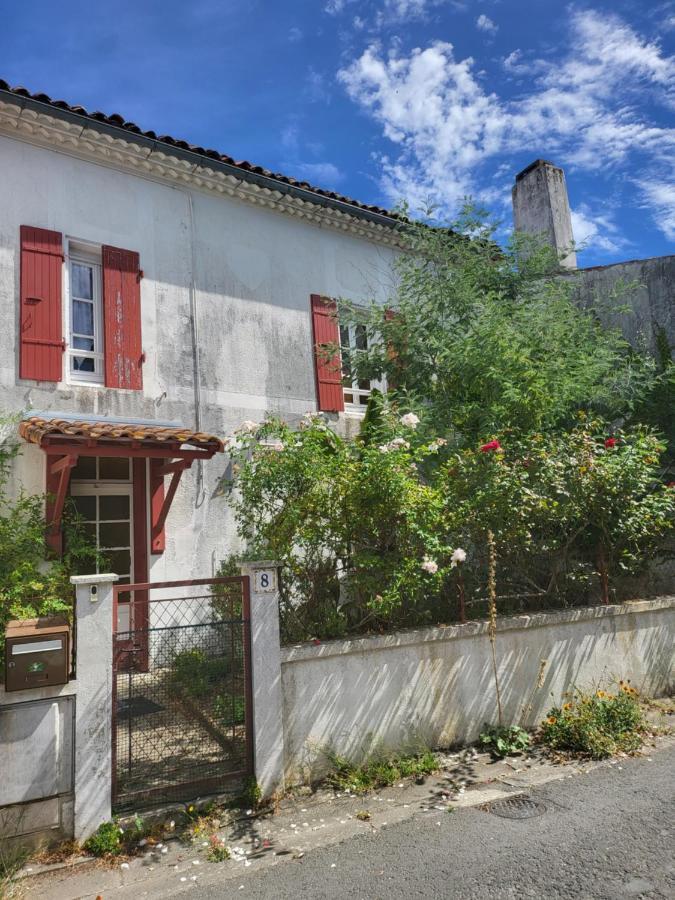 La Maison Rouge Paisible Maison De Pays Saujon Eksteriør bilde